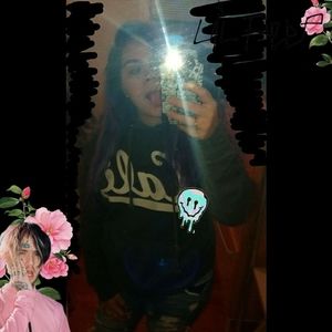 Meet your Posher, Elise